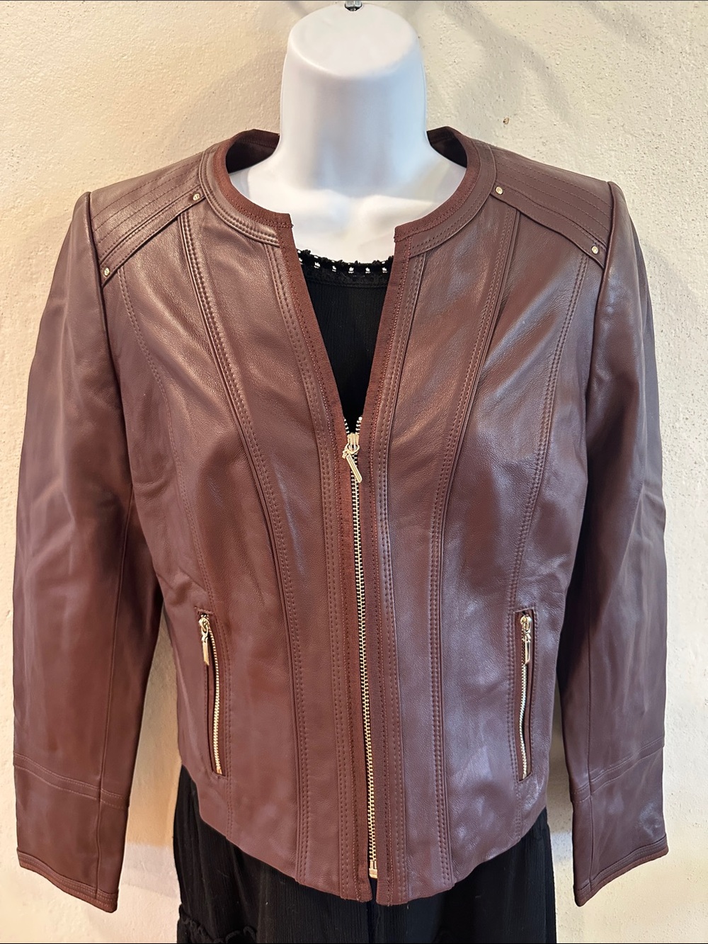 White House Black Market genuine leather jacket, S, zipper, V-neck, dark wine